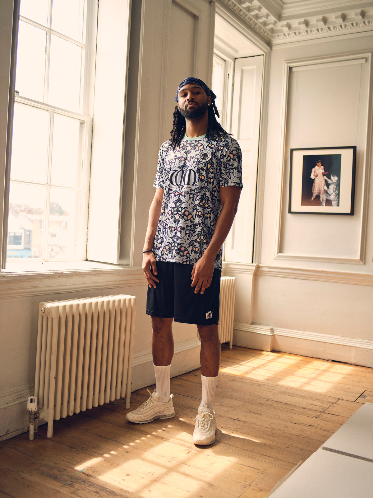 Walthamstow FC player wearing the away shirt